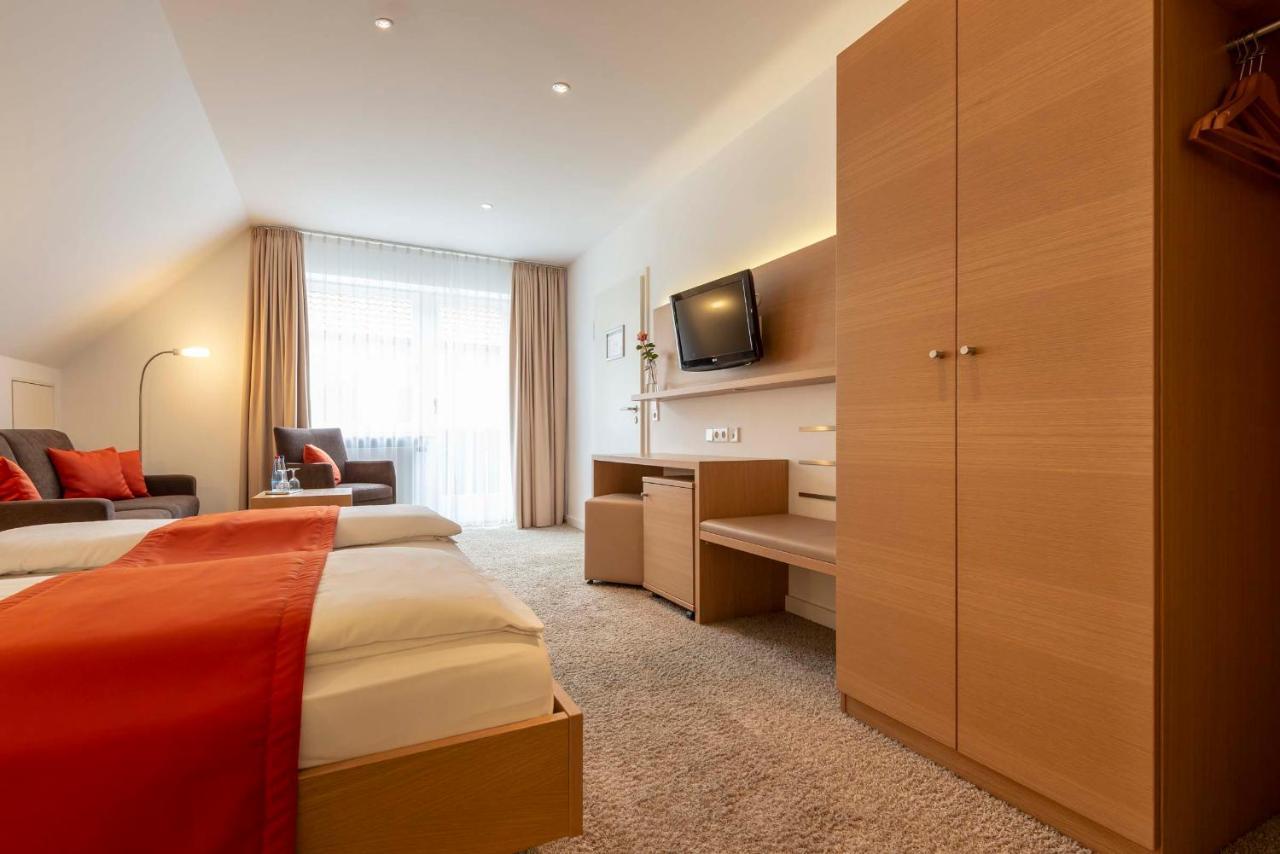 Hotel Gasthof Krone ニーダーシュテッテン エクステリア 写真
