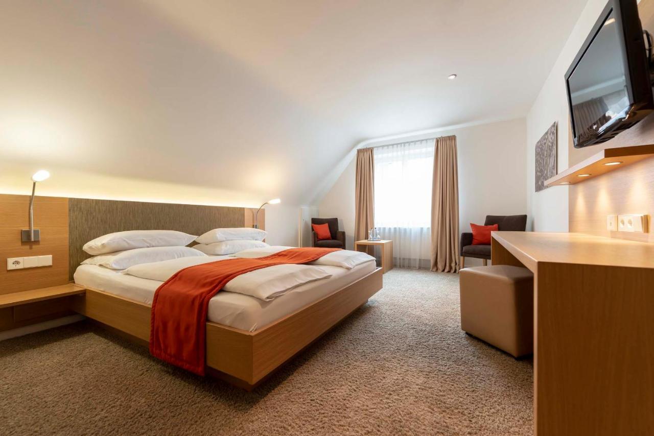 Hotel Gasthof Krone ニーダーシュテッテン エクステリア 写真