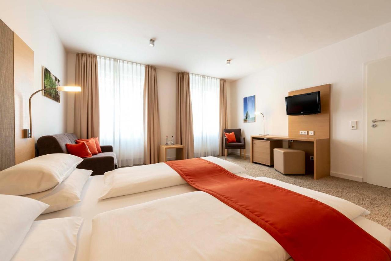 Hotel Gasthof Krone ニーダーシュテッテン エクステリア 写真